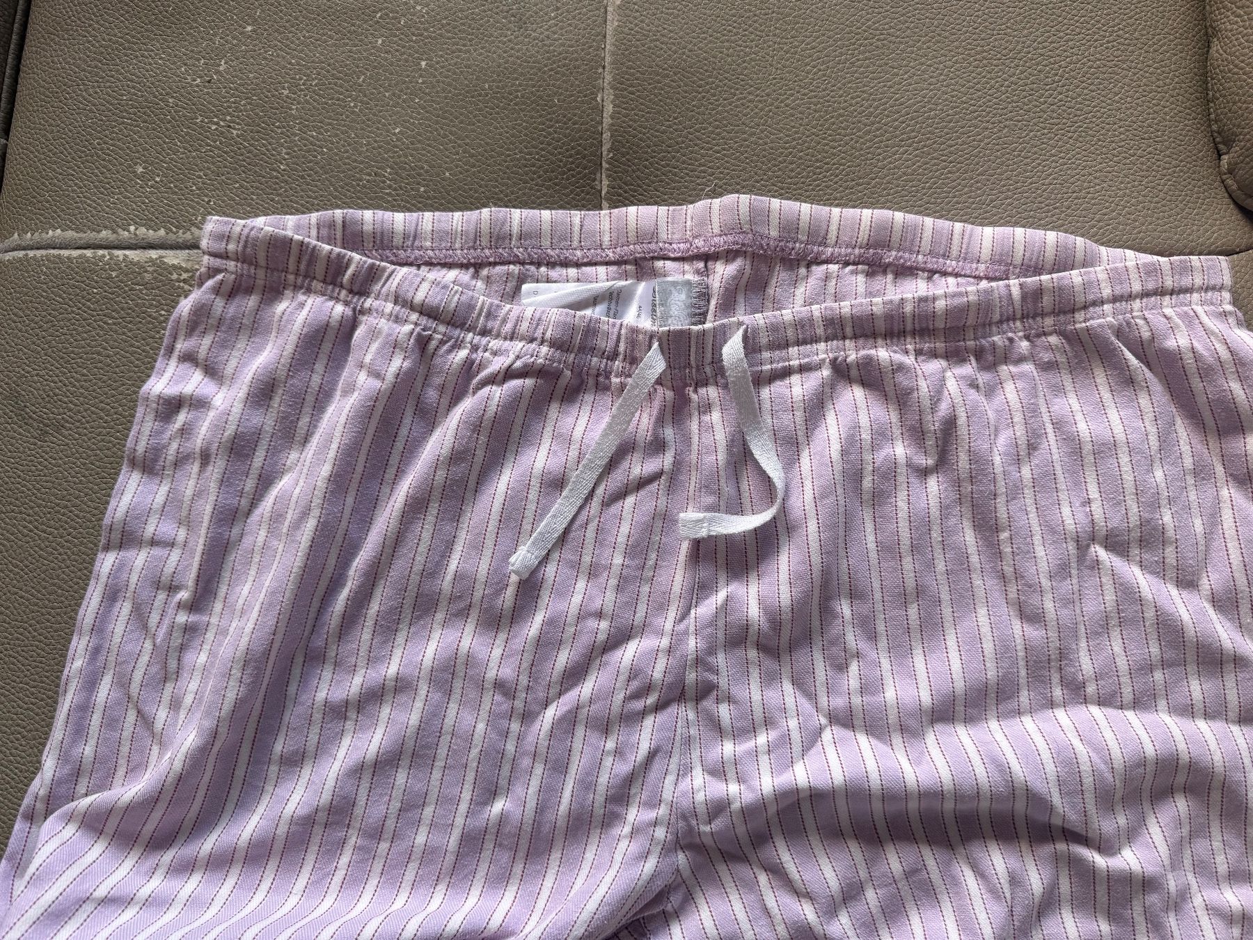 Negligees & Pigiami: Damen Pyjama, rosa-gestreift, Grösse 44/46 – Usato da Affoltern am Albis venduto da Rinale 2