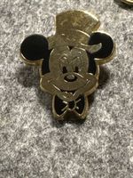 Pin Mickey Mouse Disney Arthus Bertrand Gold