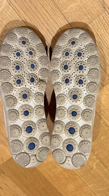 Scarpe da donna: GEOX Schuhe Grösse 39 weiss/gold – Usato da Matten b. Interl venduto da atc_p2hb 2