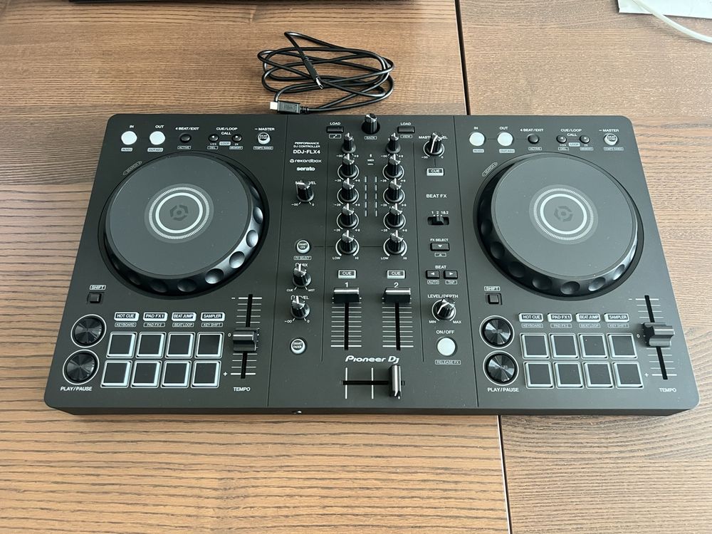 Pioneer DDJ-FLX4 DJ Controller – neuwertig (Neu (gemäss Beschreibung ...