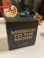 Moonswatch gold first edition (march 2023)