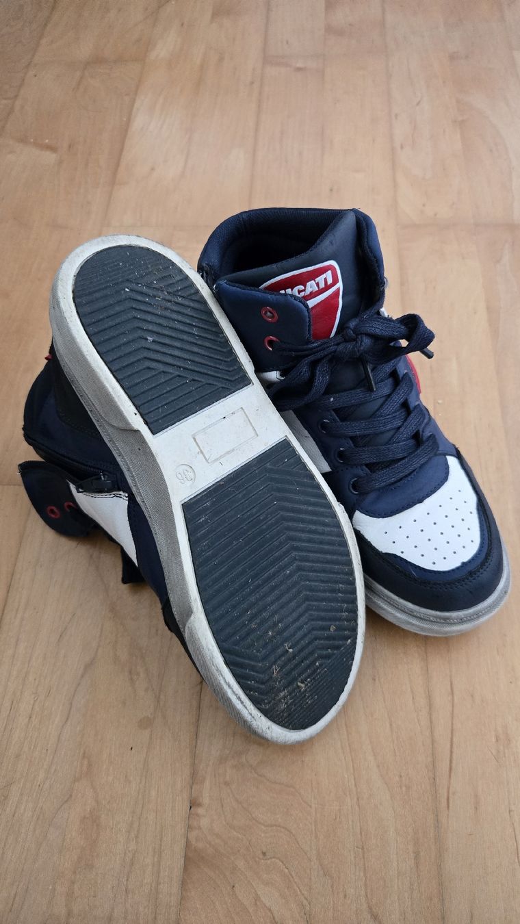 Ducati Scarpe da uomo: Ducati Kids Schuh Gr. 36 – Usato da Schötz venduto da Nico040 1