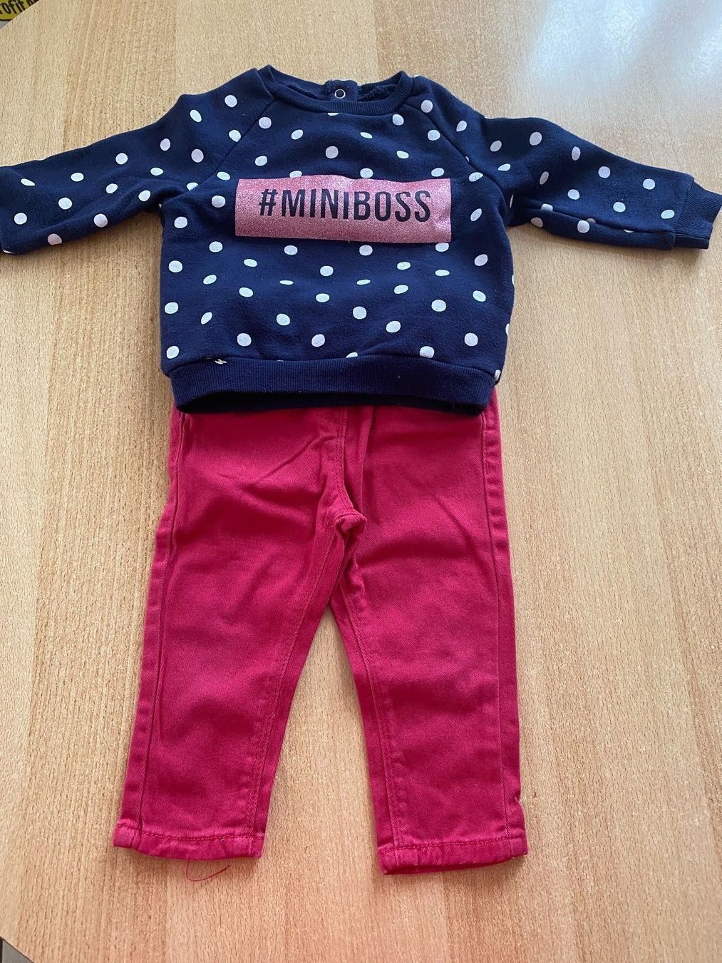Lotti & Set di vestiti: 3 pulls et 3 pantalons fille T.74 – Usato da Le Brassus venduto da lionete02