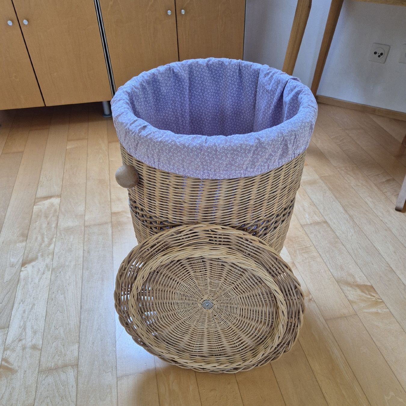 Cesti per biancheria: Wäschekorb aus Rattan mit Deckel – Usato da Domat/Ems venduto da ver_7q9b 1