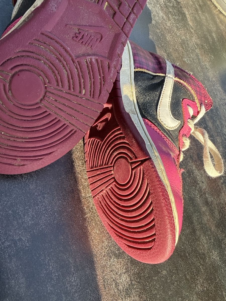 Nike Scarpe per ragazze: Basket Nike taille 31  – Usato da Blonay venduto da Simba1094 2