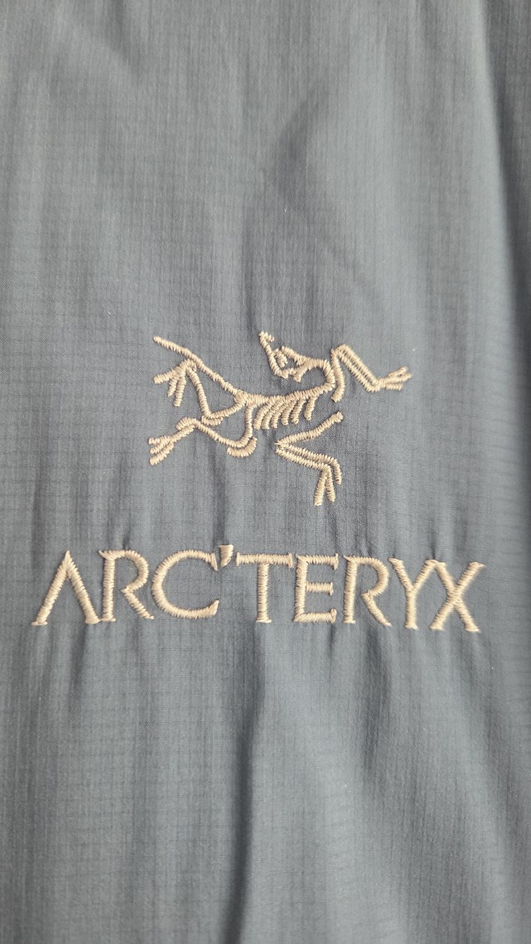 Arcteryx Jacken: Arc'teryx Atom SL Hoody - leichte Outdoor-Jacke – Gebraucht aus Luzern von Dinkelbrot 5