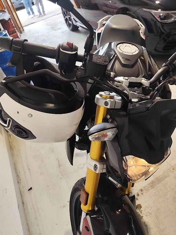 BMW Strasse: Bmw g310r – Gebraucht aus Yverdon-les-Bains von Chouchoul5
