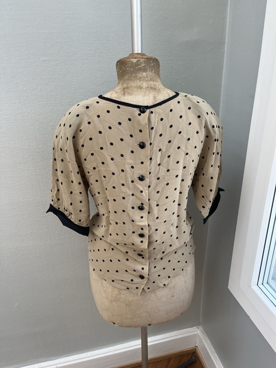Max Mara Camicette: Max Mara Top aus Seide Gr. M – Usato da Basel venduto da and_bc5b 2