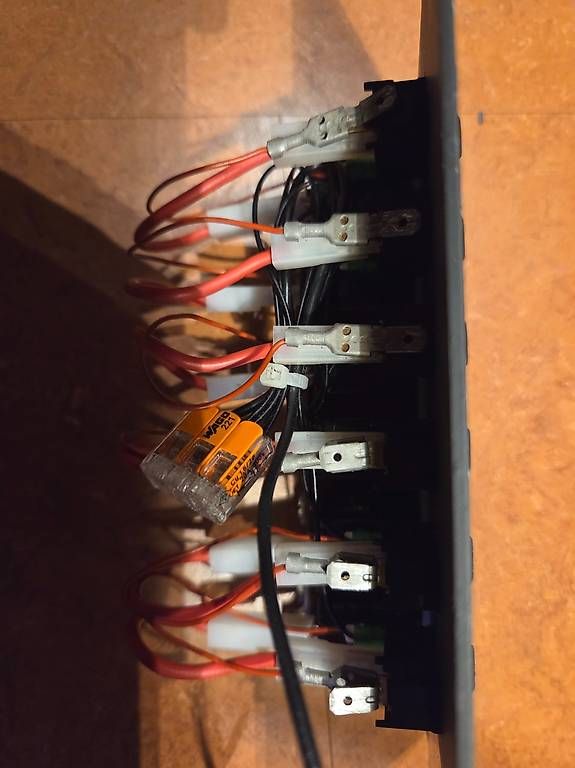 Steuerung: Aqua Signal, Control Panel 6fach 12/24V Marineschalter – Gebraucht aus Oberbalm von Drake60 3