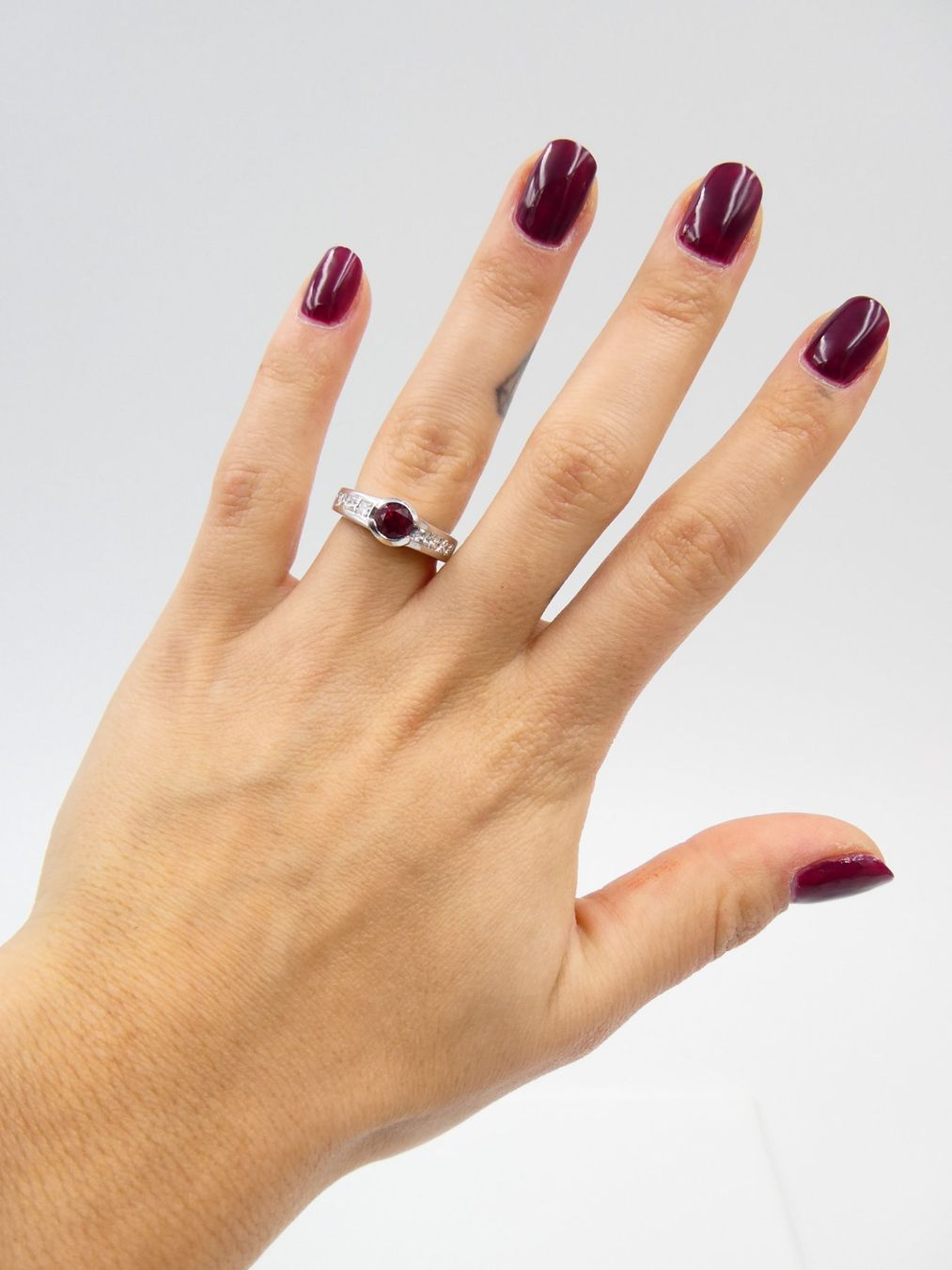 Anelli: RUBIN RING MIT DIAMANTEN - Top Zustand – Usato da Luzern venduto da EdiGem 1