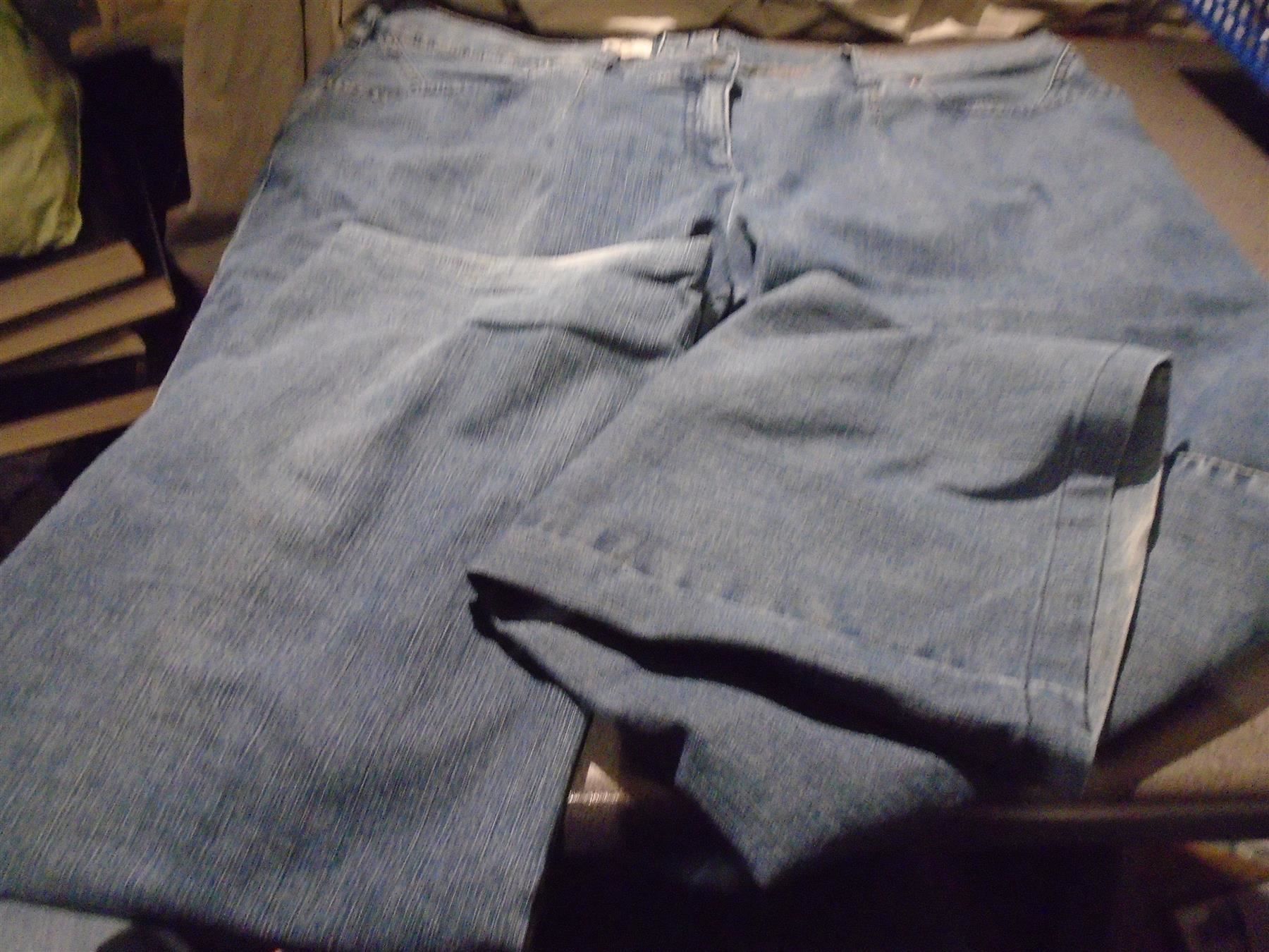 Jeans: Jeans Grösse 24, dunkelblau – Usato da Zürich venduto da Motzkuh