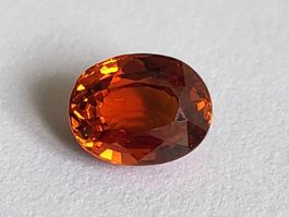 Grenat Spessartite AAA de 8 x 6,3 mm / 2.32 carats !!!
