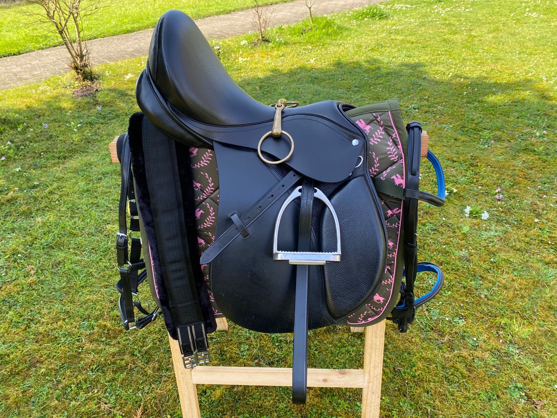 Selle & Accessori: schöner Vielseitigkeitssattel – Usato da Feldbach venduto da Fea1 4