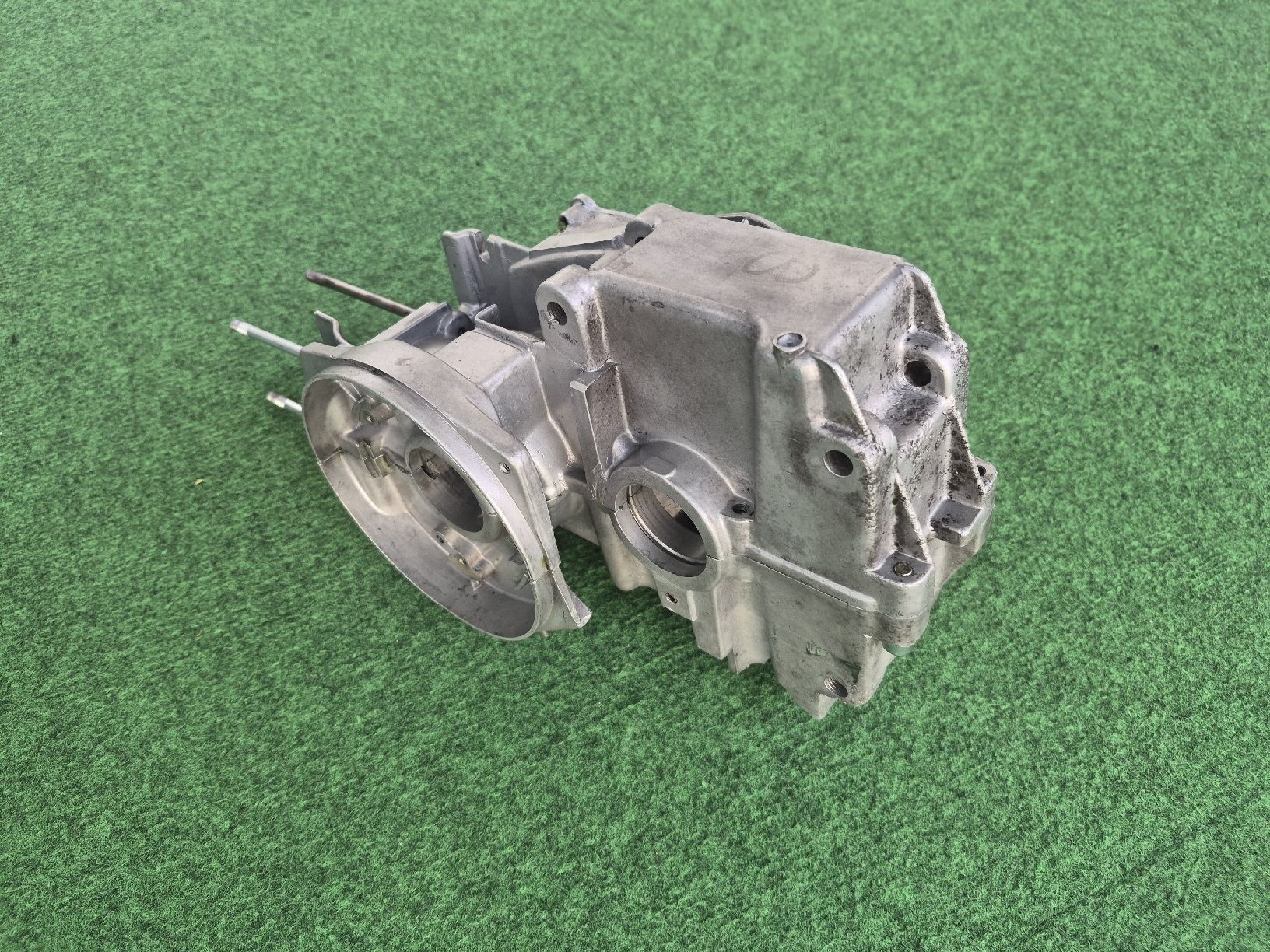 Puch Mofa-Ersatzteile: Puch Maxi E50 Motorgehäuse 4-Lager(undicht!) – Gebraucht aus Belp von intru