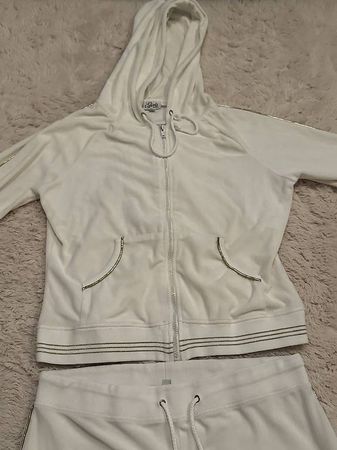 Weisser Sportanzug mit goldenen Linien  Gr. S/M