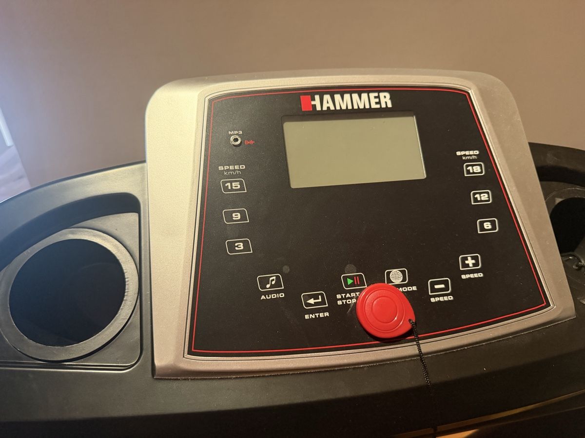 Hometrainer: Laufband HAMMER Race Runner 2000M gebraucht – Usato da Stäfa venduto da Mpower0 2
