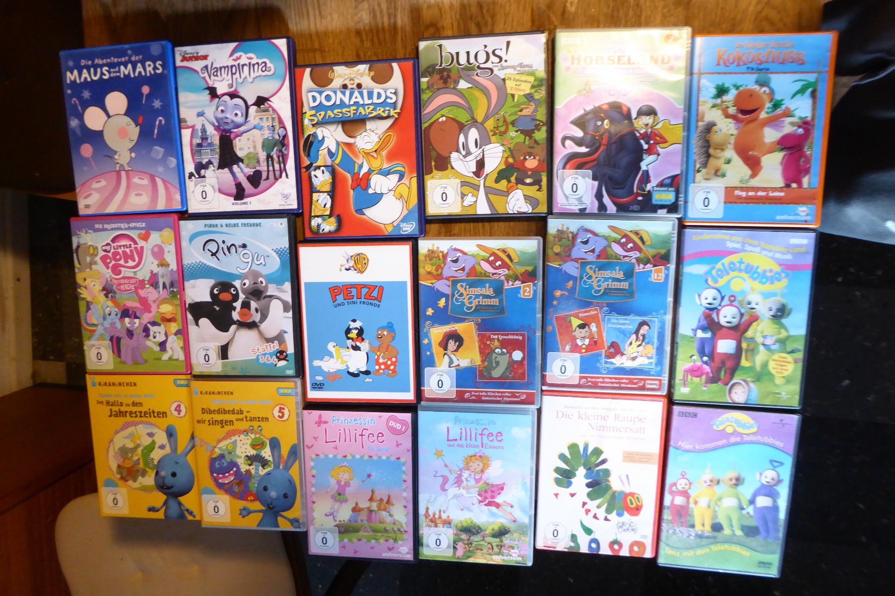 Tutti i DVDs: Riesiges DVD Paket Kinder Serien Animation – Usato da Allschwil venduto da Summelsarium 5