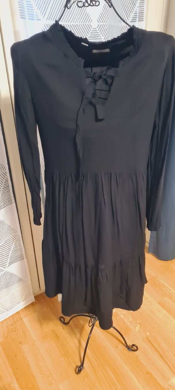 Vestiti: kleid gr 40 – Nuovo (secondo la descrizione) da zürich venduto da janjaz 1
