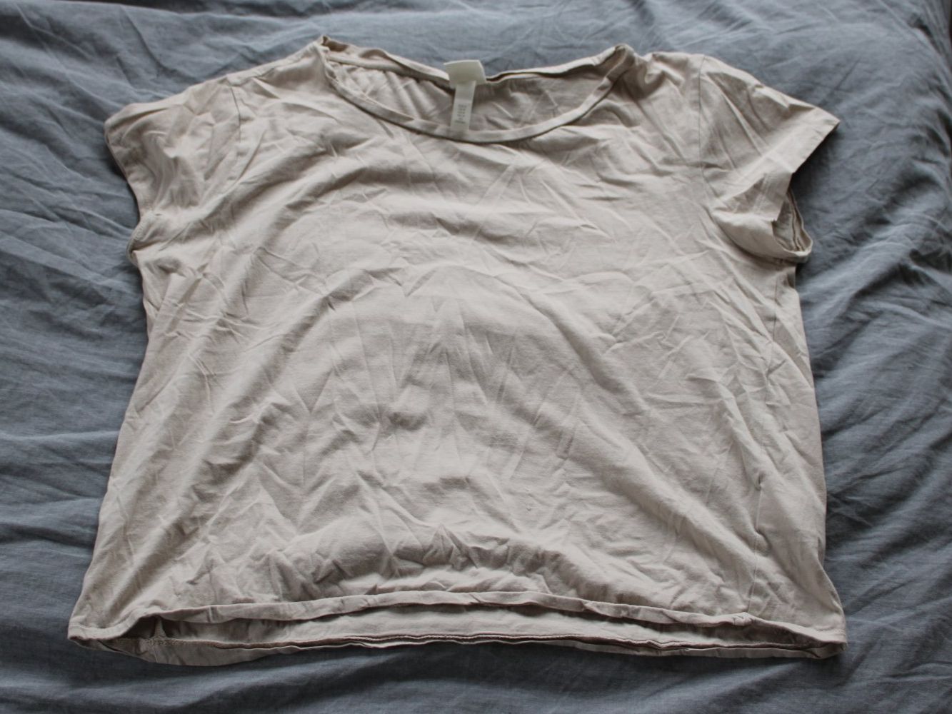 H&M T-shirt: Schlichtes Beiges Shirt – Usato da Hombrechtikon venduto da lehnerrr