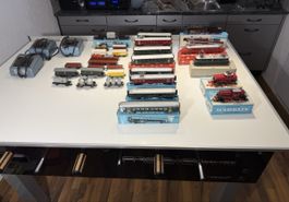 Grosse Sammlung Märklin Eisenbahn + Zubehör. 
