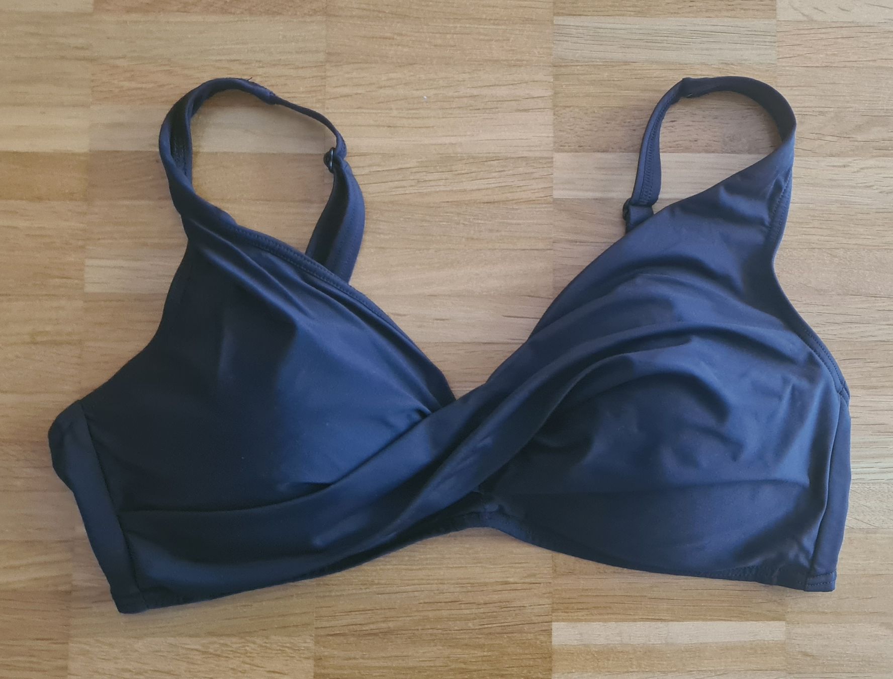 Beldona Badekleider & Bikinis: Schwarzer Bikini-Oberteil Grösse 40E, wie neu! – Neu (gemäss Beschreibung) aus Chur von Sonne01028 2