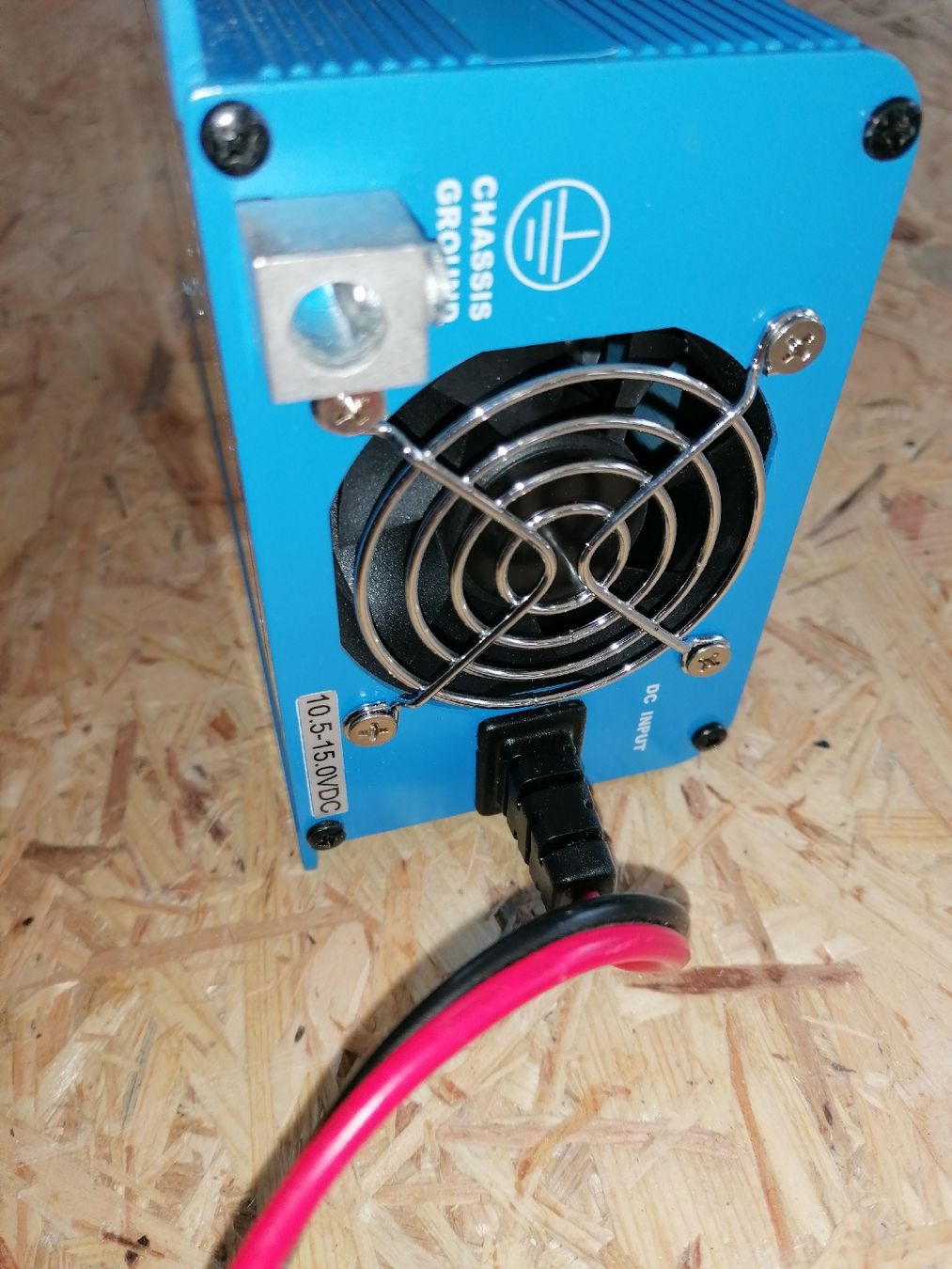 Victron Inverter: Inverter 12v/220v – Nuovo (secondo la descrizione) da Bülach venduto da dan_jdf8