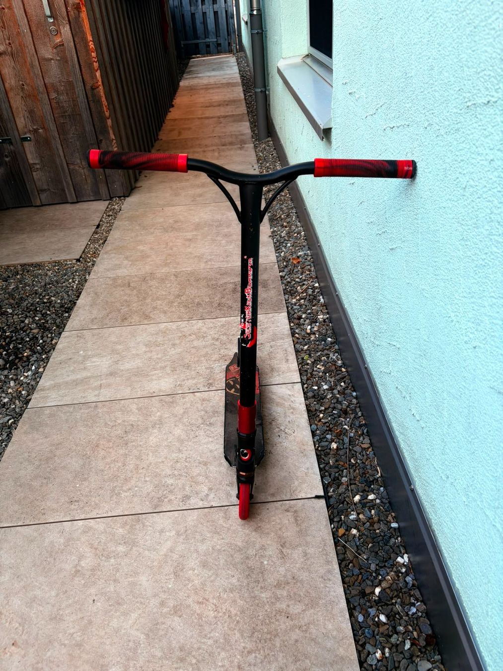 Kickboard: MOTION SCOOTER - Geisterkickboarder Edition – D'occasion à Wetzikon ZH par Roque_SantaCruz 1