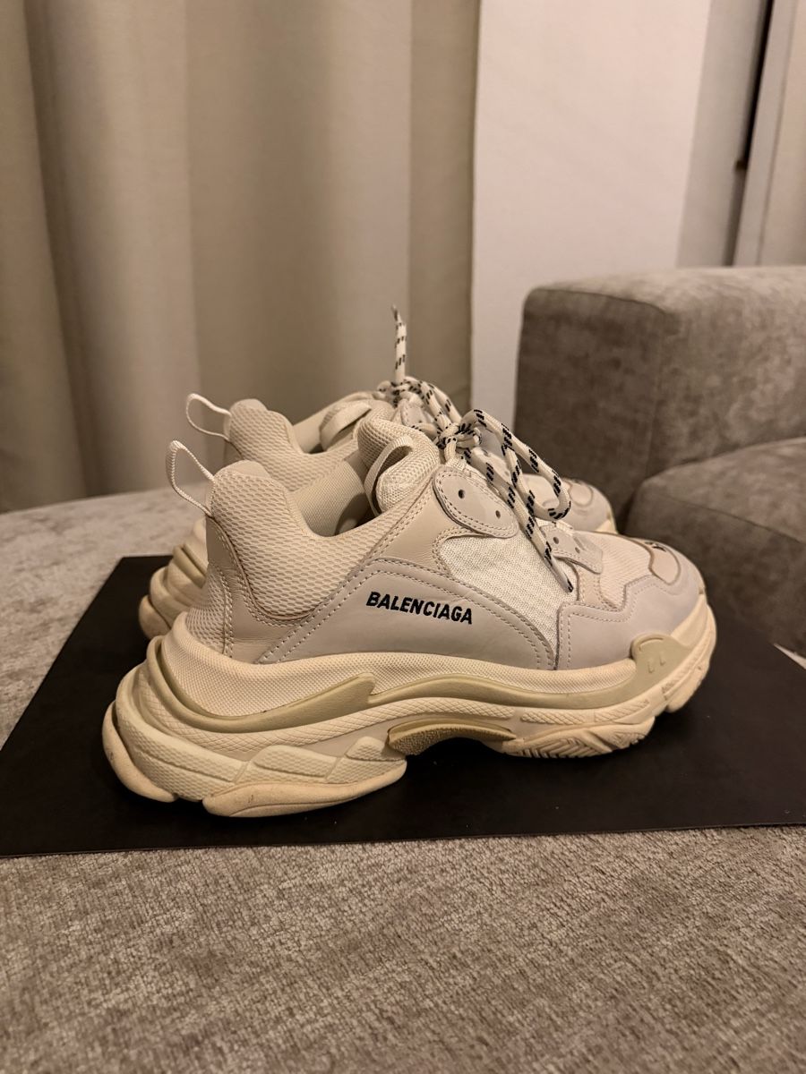 Balenciaga Herrenschuhe: Balenciaga Triple S 43 – Gebraucht aus Argnou (Ayent) von nathanckcw