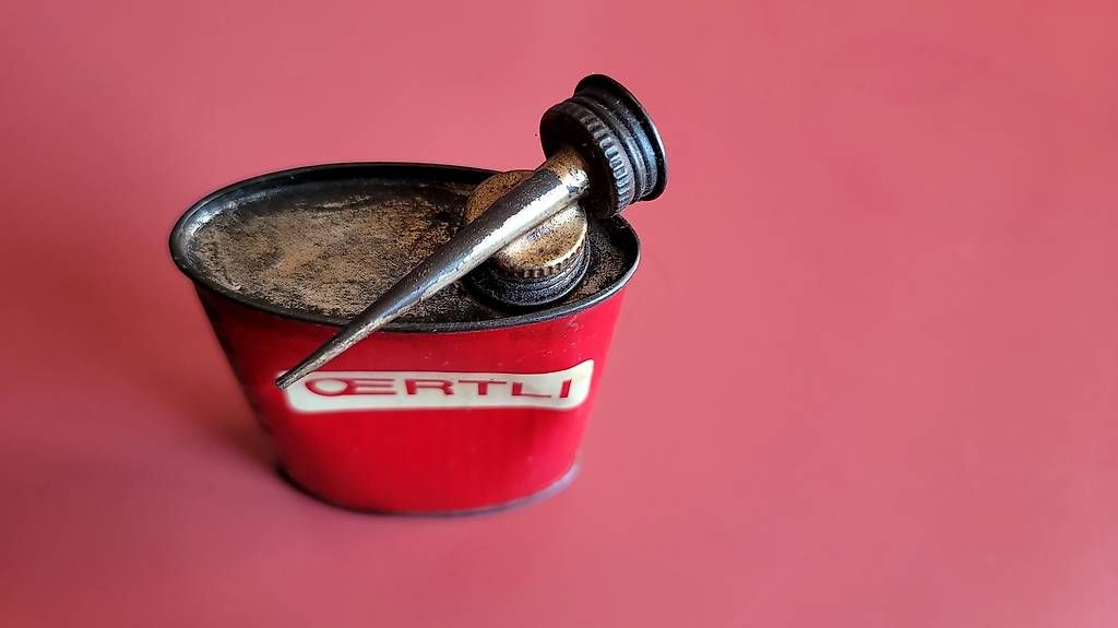 Alle Werkzeuge: Oertli Oelstilzli Dose – Gebraucht aus Zürich von levi_s 1