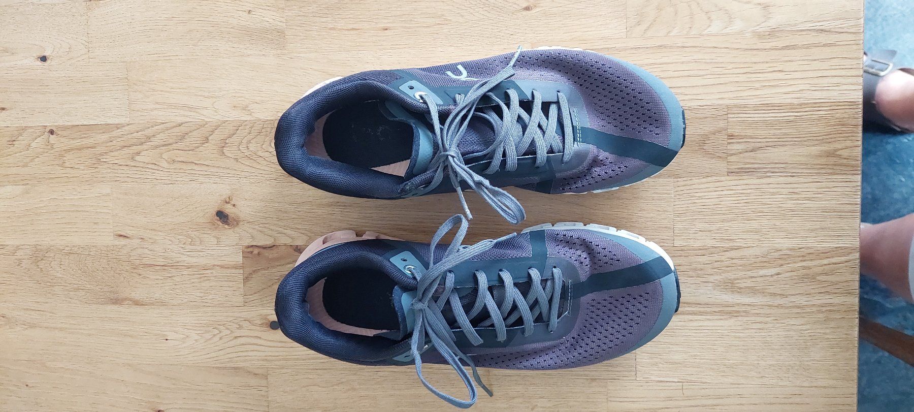 On Damenschuhe: On CLOUDFLOW Laufschuhe – Gebraucht aus Unteriberg von Saru77 5