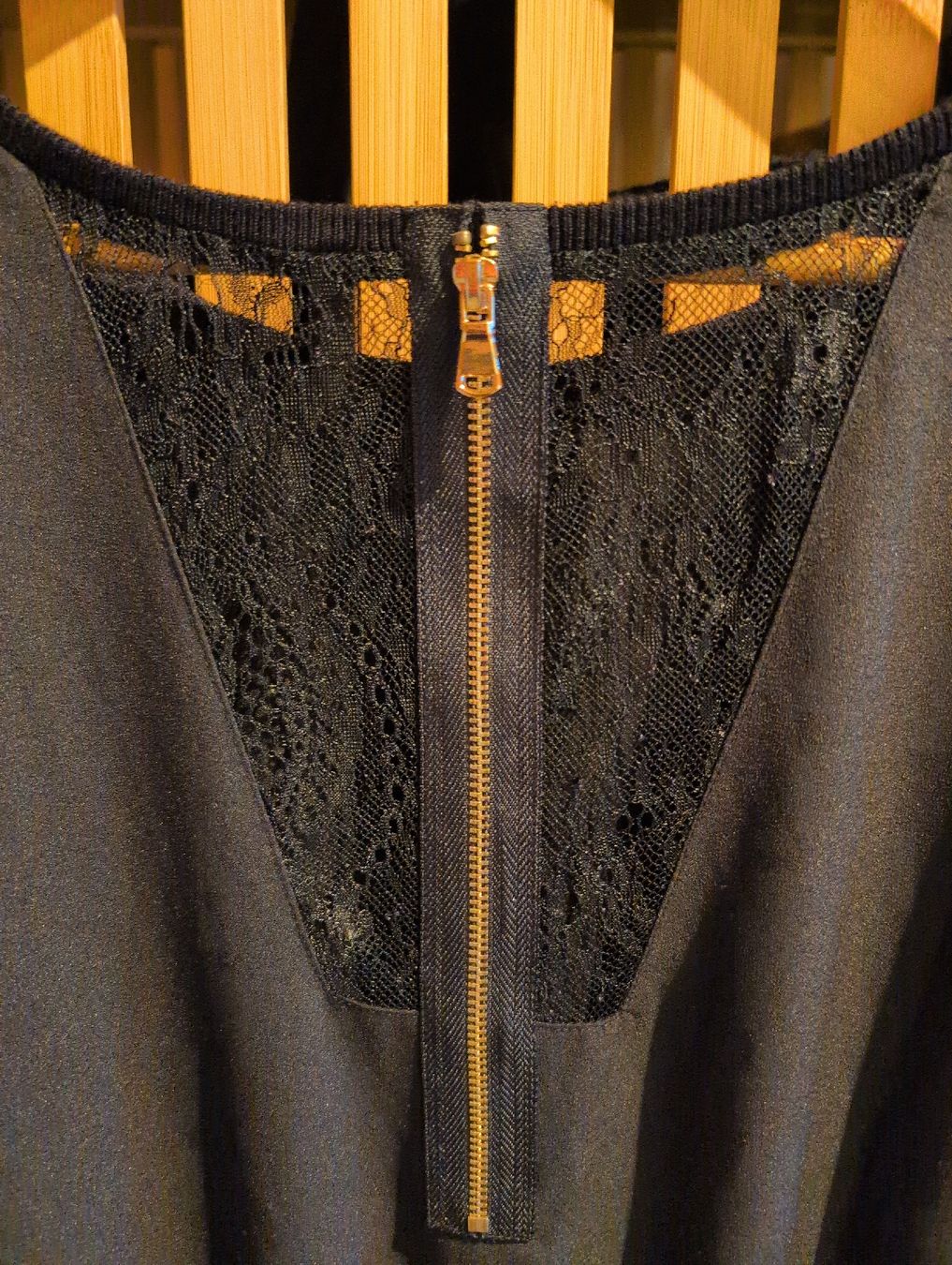 Guess Vestiti: Guess Kleid XS schwarz – Usato da Unterlunkhofen venduto da SophieS. 3