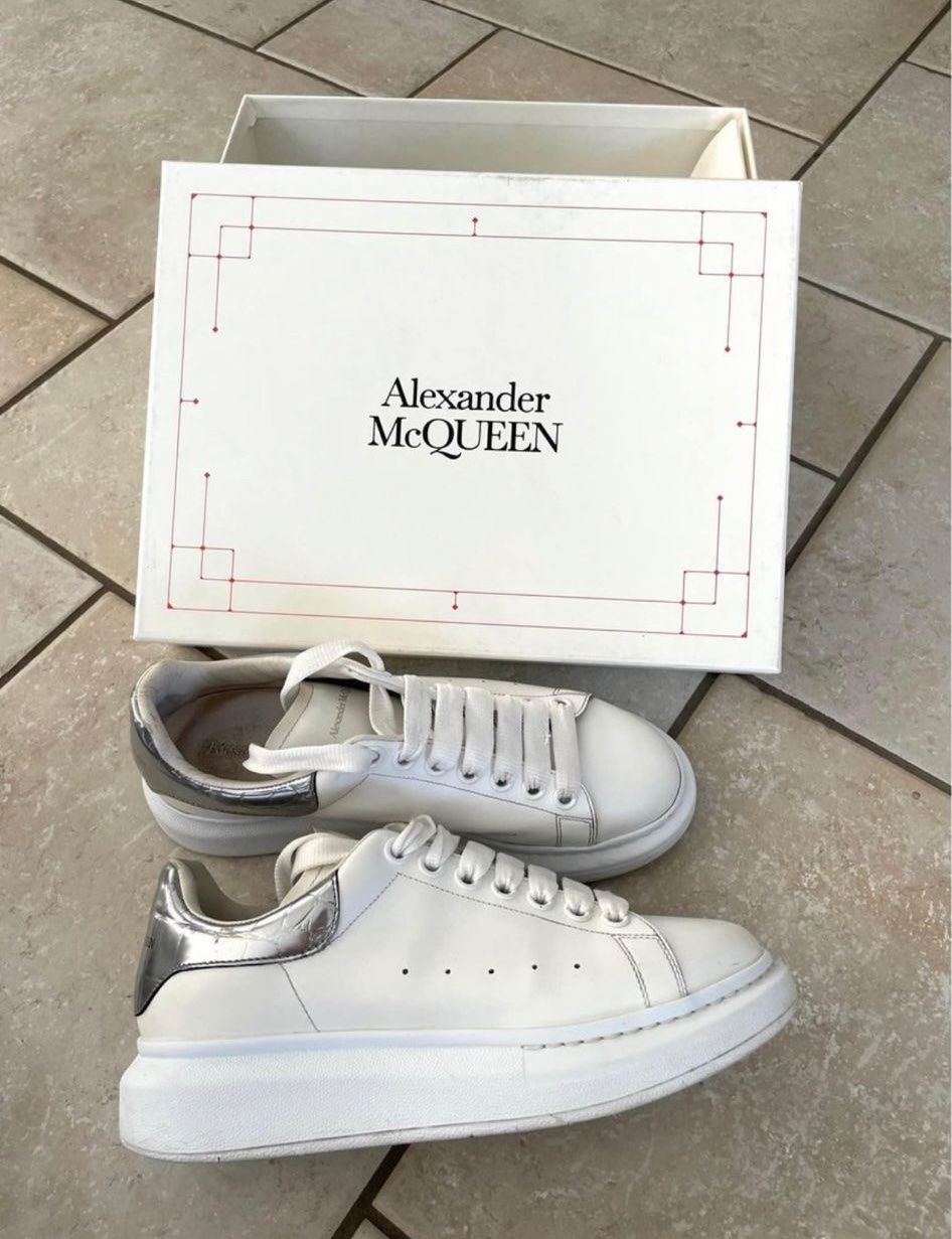 Alexander Mcqueen Scarpe da uomo: Alexander McQueen Sneaker weiss/silber Gr. 38.5 – Usato da Spreitenbach venduto da Webtempel 1