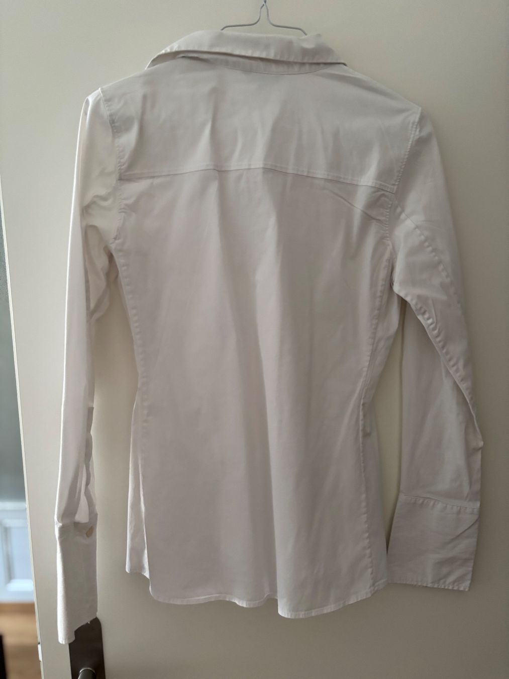Massimo Dutti Blusen: Chemise blanche, taille 36 – Gebraucht aus Neuchâtel von Zoilab 1