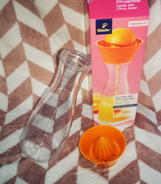 Karaffe 1 Liter mit Zitrus/Orangenpresse Kunststoff *Tchibo* | Kaufen ...