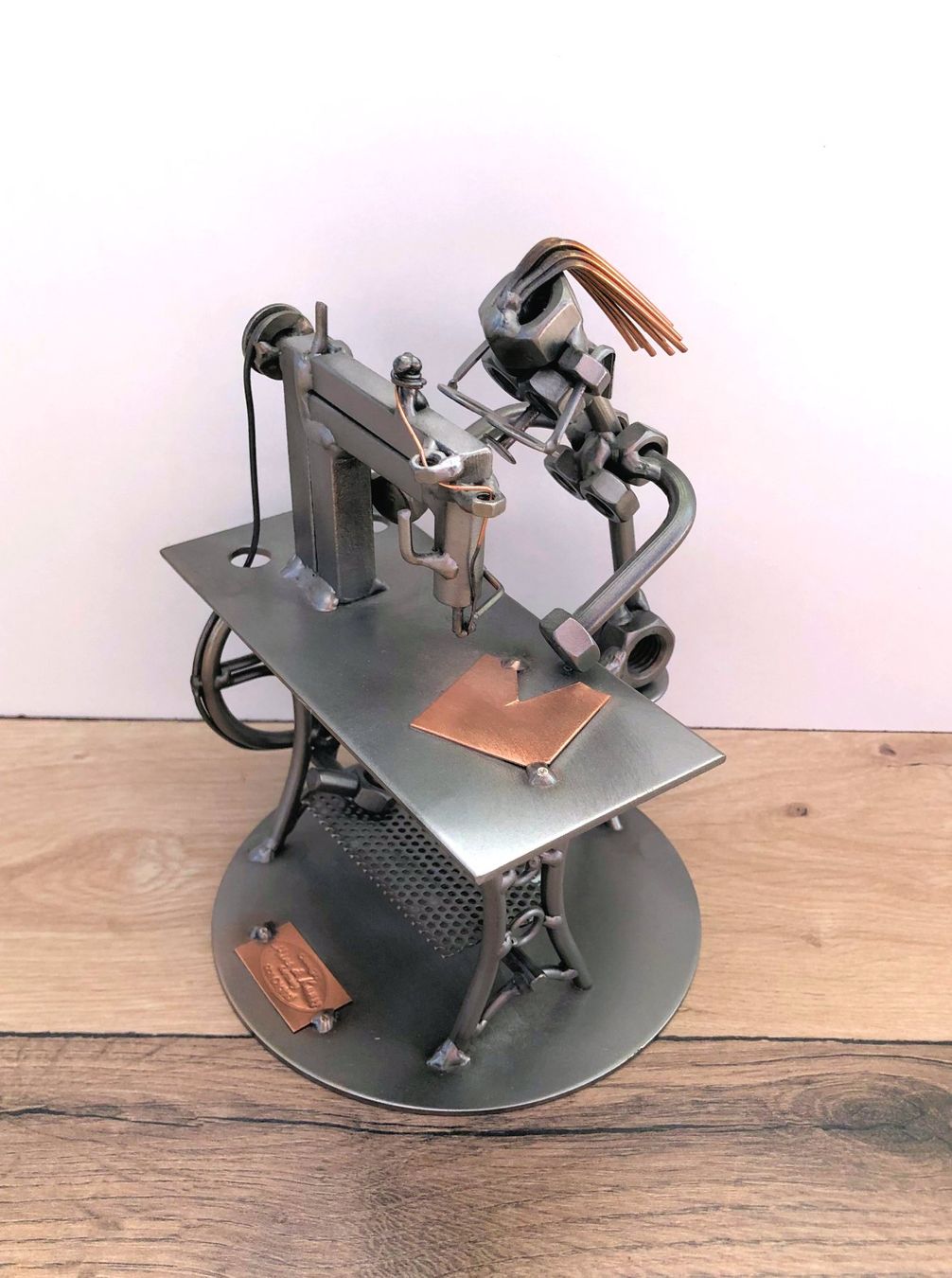 Figuren: Hinz & Kunst Schraubenmännchen "Näherin" – Gebraucht aus Rüti ZH von Jasna89
