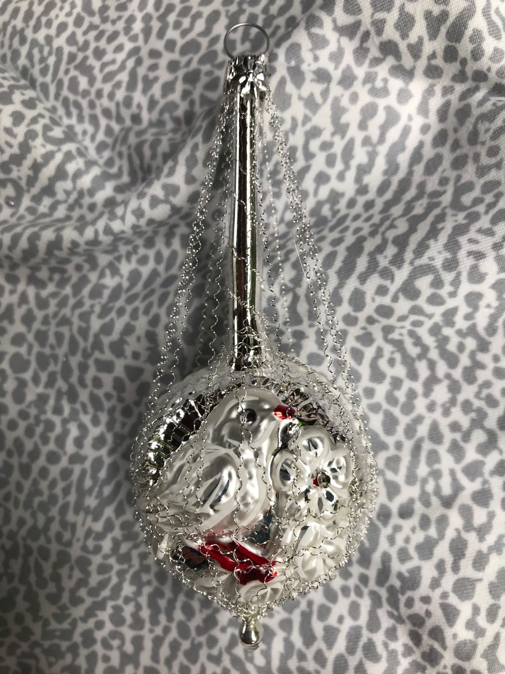 Tutte le decorazioni: Nostalgischer silberner Christbaumschmuck mit Vogel – Nuovo e nell'imballaggio originale da Alpnach Dorf venduto da marvo