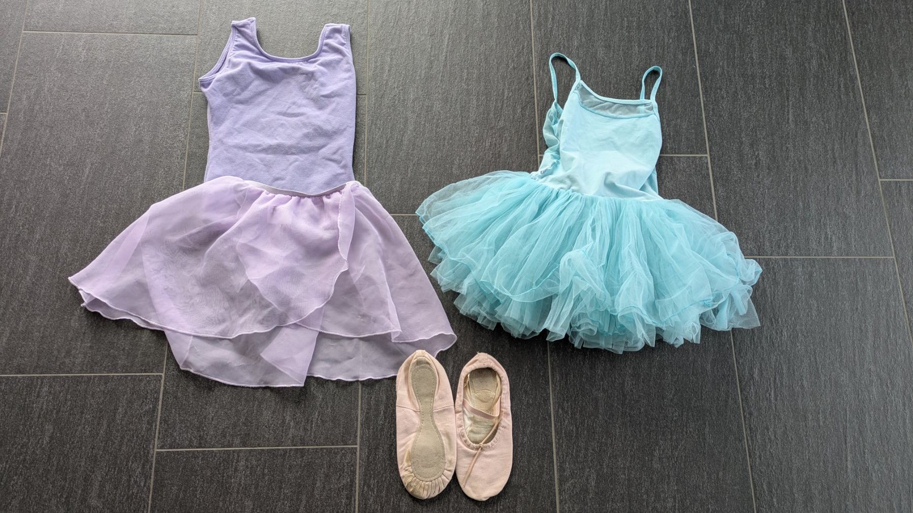 Vestiti & Gonne: Ballettkleider – Usato da Reidermoos venduto da ManuelaWidmer