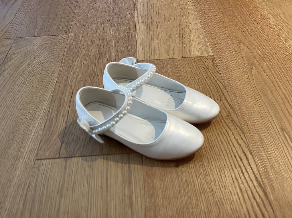 Scarpe per ragazze: Schuhe – Usato da Walchwil venduto da sandrah02 1