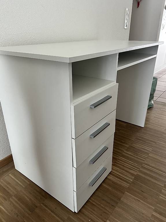 Scrivanie: Schreibtisch weiss 110cm x 55cm – Usato da Winterthur venduto da Saese83 1