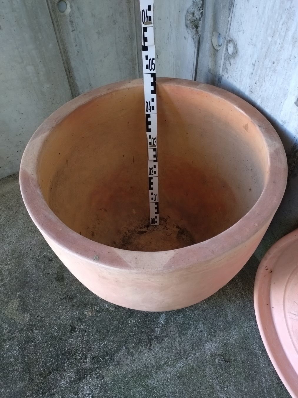 Vasi per fiori: Grosser Terra-Cotta Topf, winterfest – Usato da Ziefen venduto da Salamander64 2