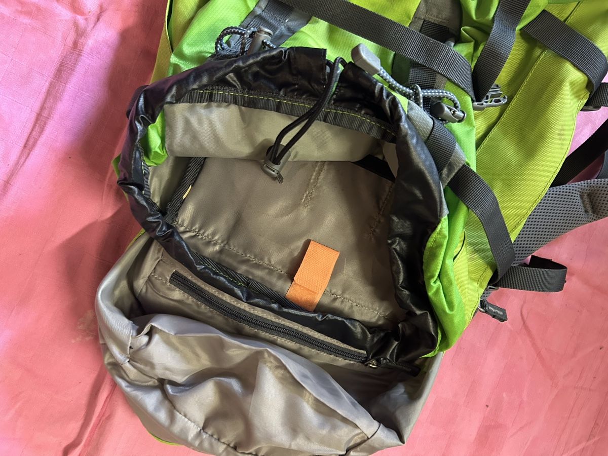 Deuter Rucksäcke: Rucksack Deuter Fox 30 grün gebraucht – Gebraucht aus Bremgarten b. Bern von Thermes 5