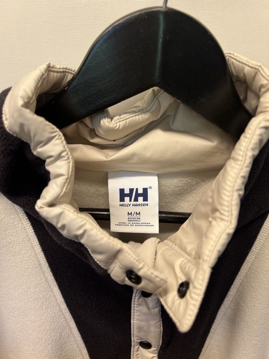 Helly Hansen Pullover & Sweatshirts: Fleece Pullover Helly Hansen M/M beige/schwarz guter Zustand – Gebraucht aus moosseedorf von andrina.salis 1