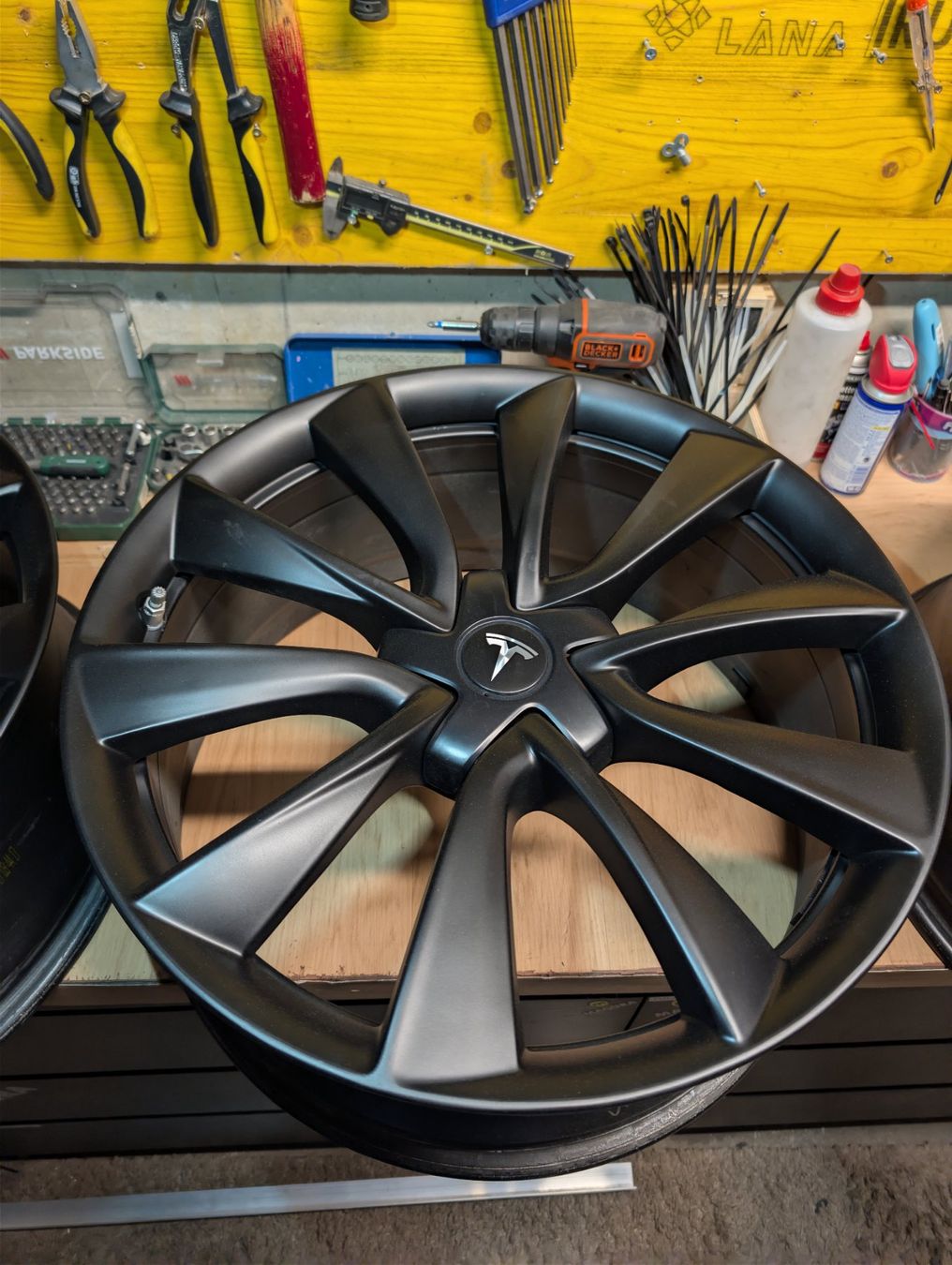 Tesla Cerchioni: Tesla 20 Zoll Performance Felgen – Usato da orpund venduto da kevinlars 1