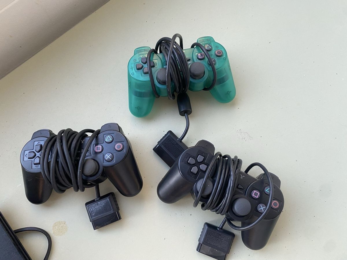 Sony Konsolen: PS 2 Slim Paket – Gebraucht aus Zürich von LilySchlatter 1