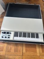 Mellotron M4000D mit original Flightcase und Beinen