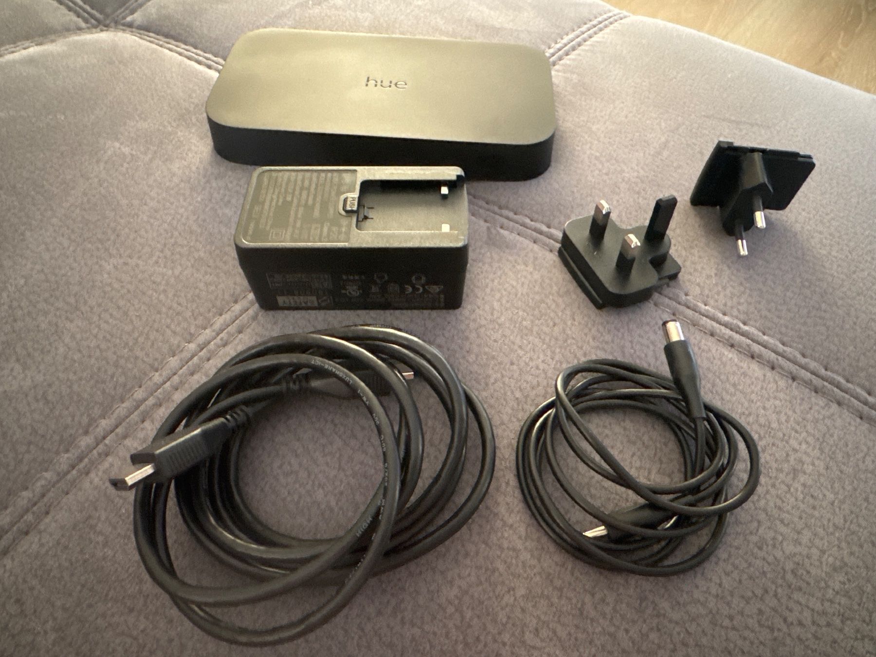 Philips Home cinéma: Philips Hue Play HDMI Sync Box – D'occasion à Frick par JinkyJinx