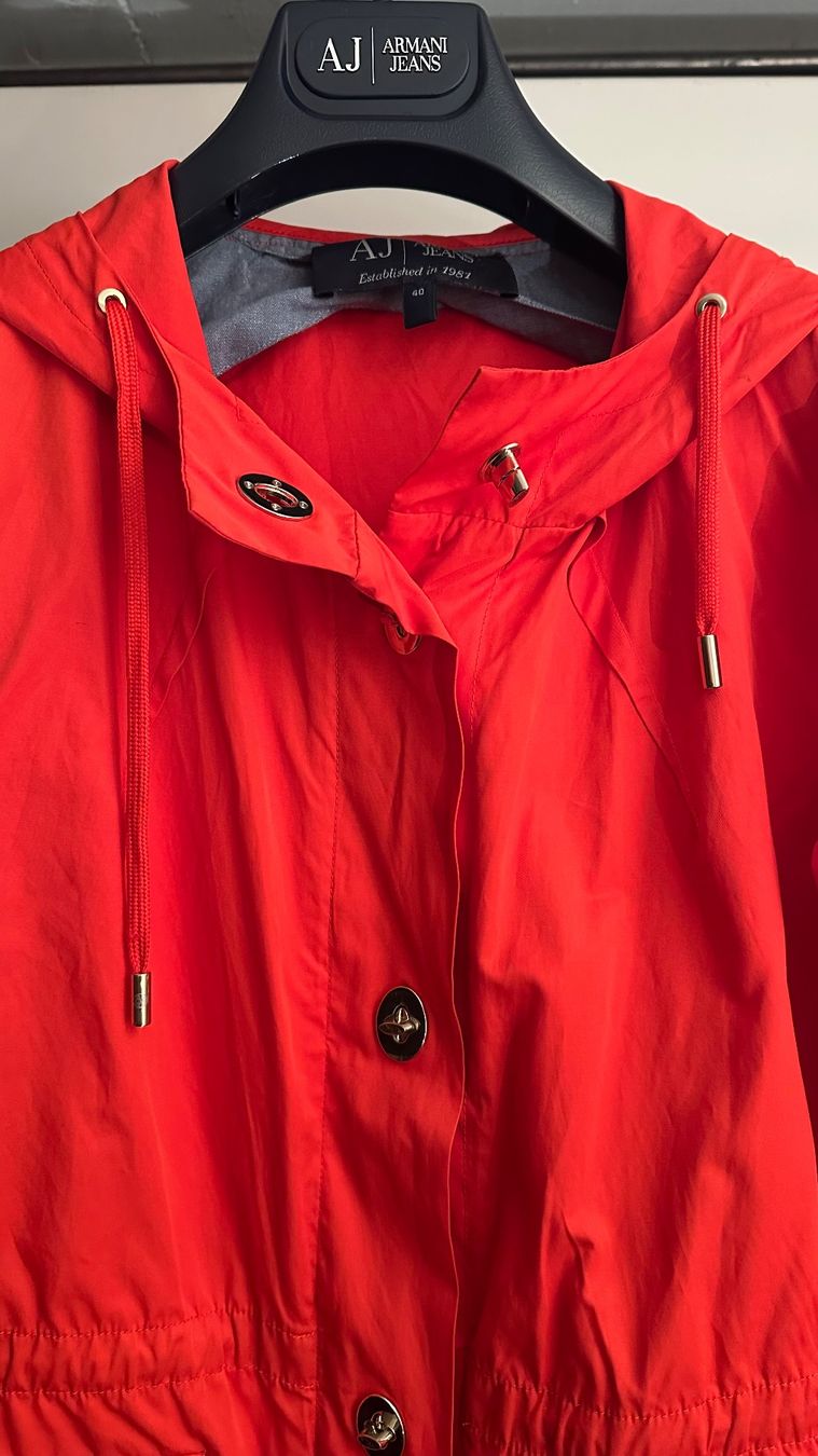 Armani Giacche: Damen Armani Jacke GR 40 – Usato da Jonen venduto da BMWE369 2