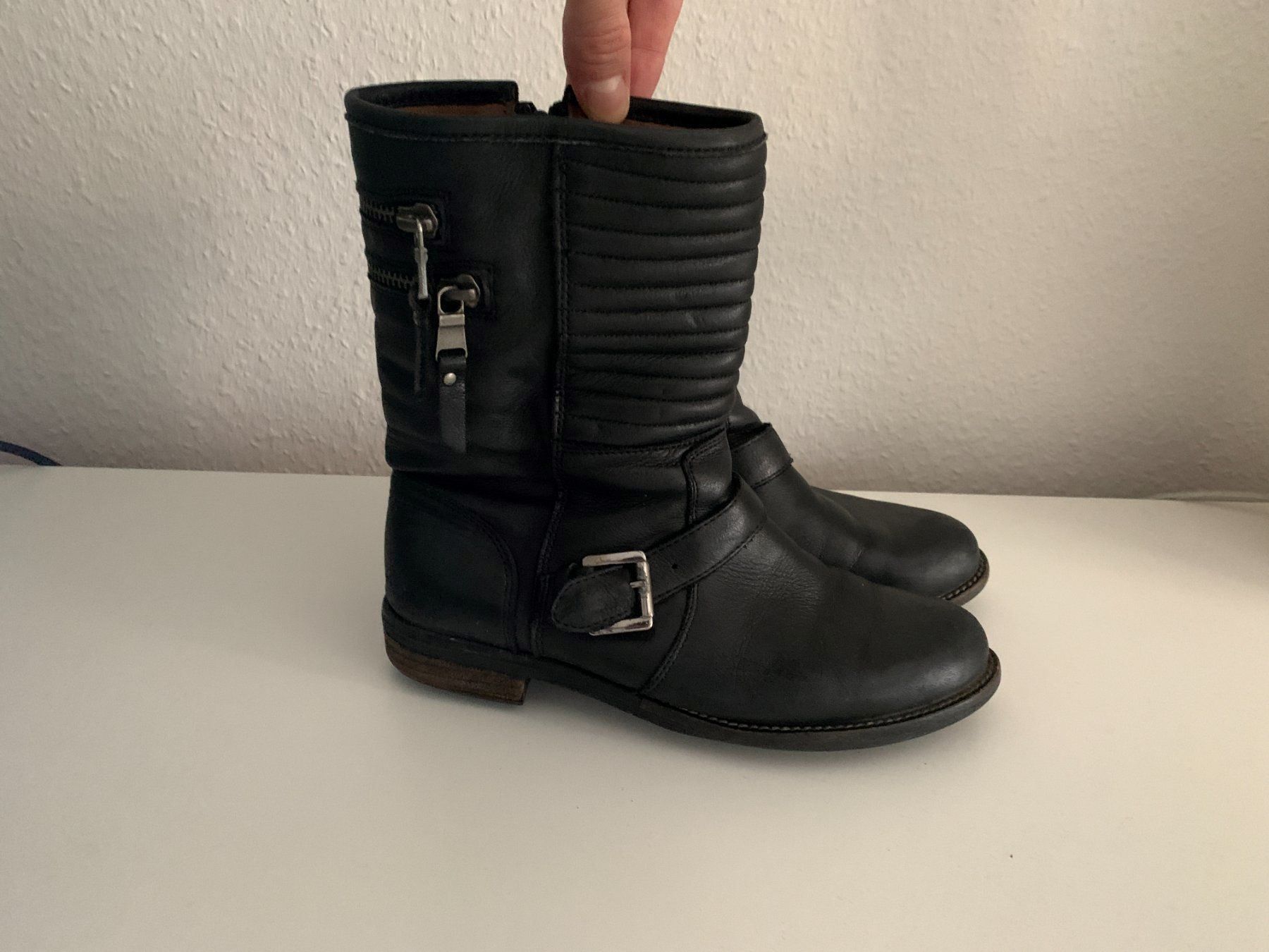 Chaussures femmes: MAX - Leder Stiefelette schwarz 36 – D'occasion à Zürich par Diazaio 2
