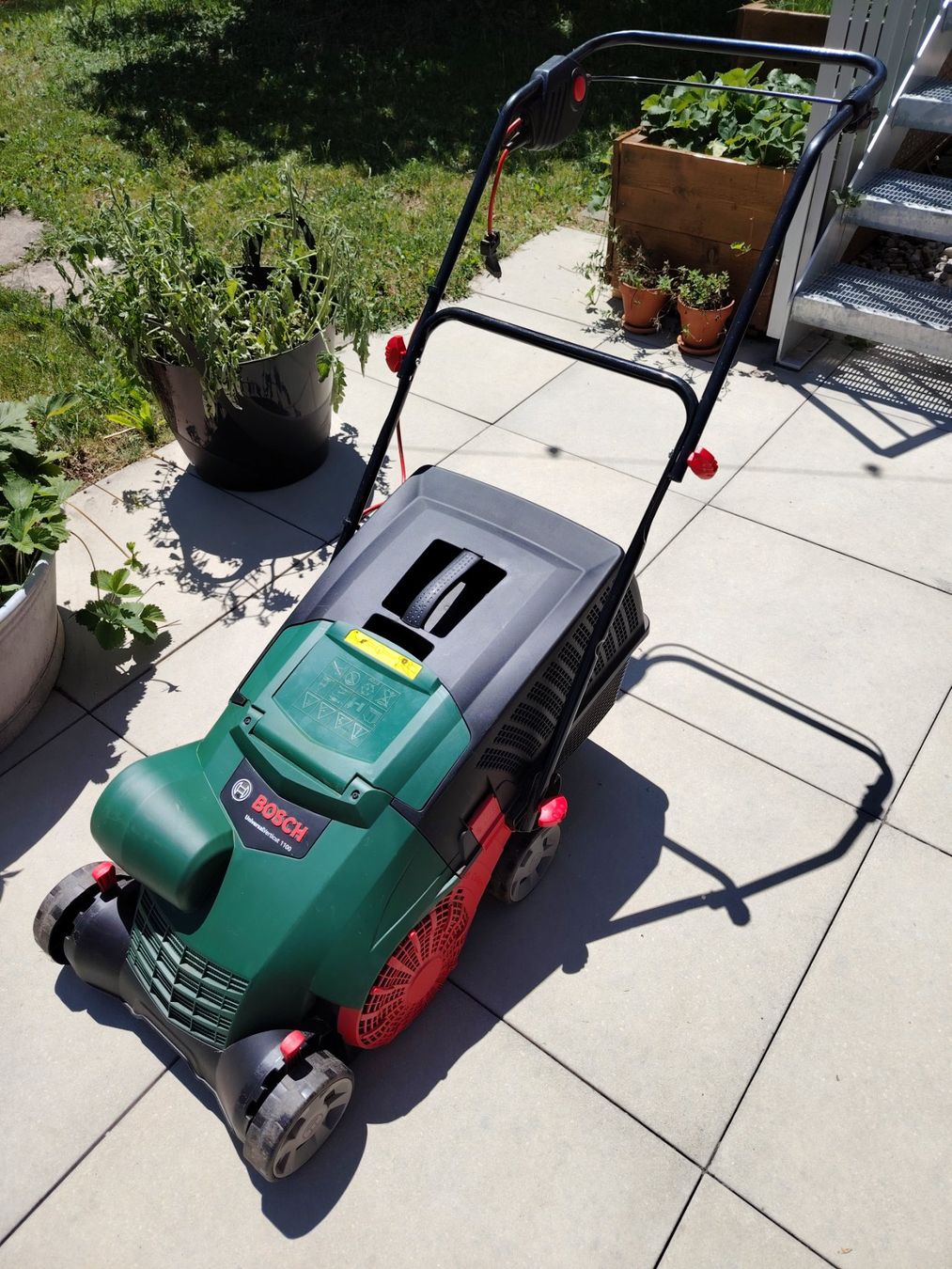 Bosch Bodenbearbeitungsgeräte: BOSCH UniversalVerticut 1100 – Gebraucht aus Zürich von wic_pp8q