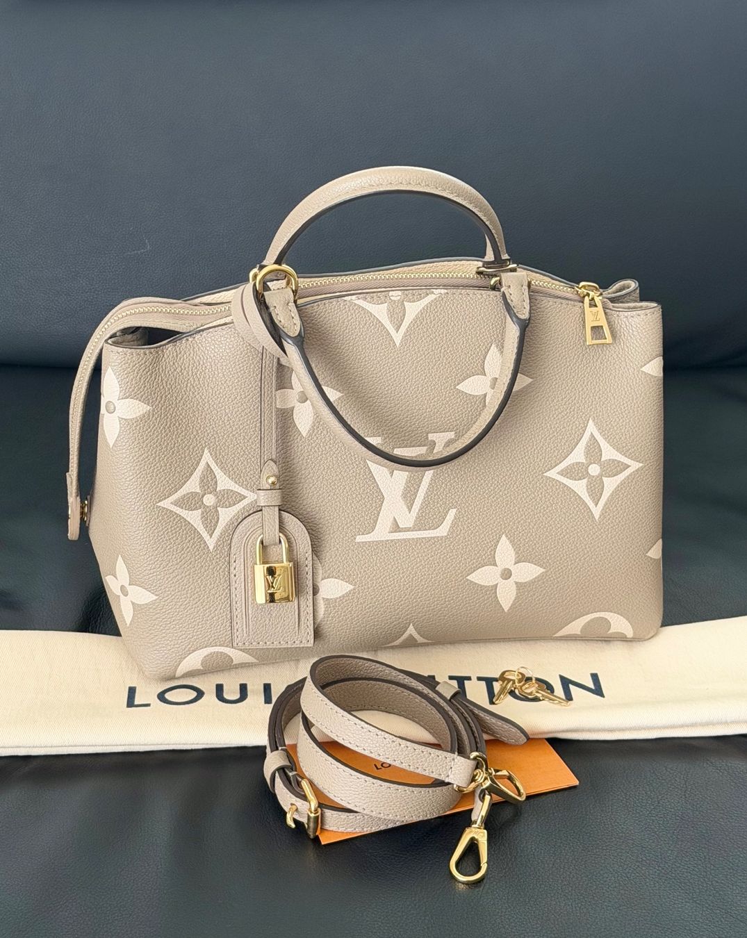 Louis Vuitton Borse da donna: Louis Vuitton Petit Palais – Usato da Reinach AG venduto da RobbisB 4